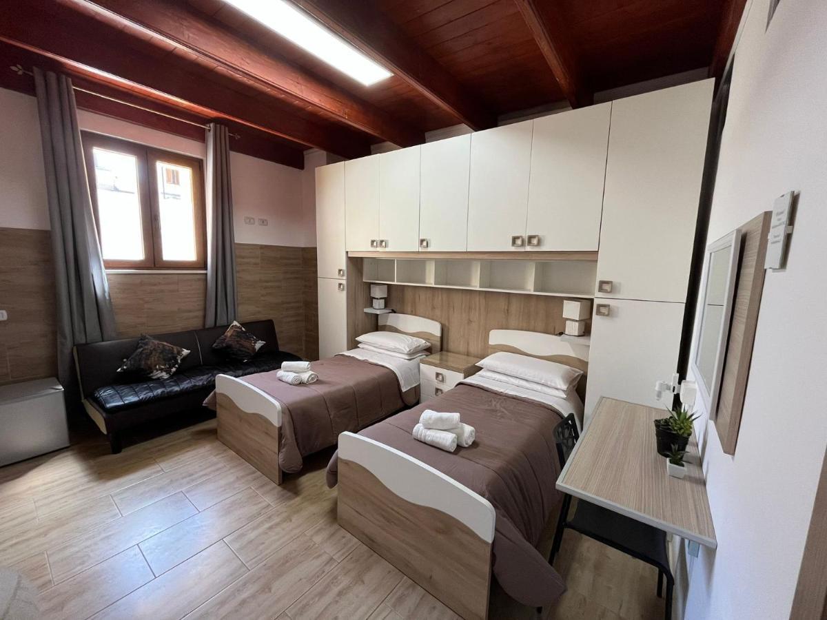 Camera Matrimoniale/Doppia con Letti Singoli con Bagno Privato